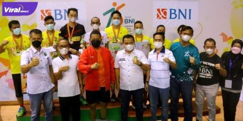 Upacara Penghormatan Pemenang EBT PBSI Sumsel 2021 di GOR Dempo JSC, Palembang, Minggu (28/6/2021) malam. Foto : viralsumsel.com/ion