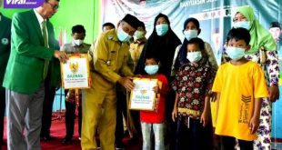 Wakil Bupati Banyuasin, H Slamet Somosentono hadiri bakti sosial khitanan massal di Gedung Serba Guna Lancang Mas Desa Lubuk Lancang, Selasa (29/6/2021). Foto : viralsumsel.com/lam