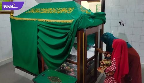 Makam Kiai Marogan didatangi sejumlah peziarah. Foto : internet