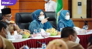 Ketua TP-PKK Kab. Banyuasin dr. Sri Fitriyanti Askolani (tengah). Foto : viralsumsel.com/lam