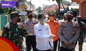 Kapolres Lahat AKBP Achmad Gusti Hartono S.IK bersama unsur FKPD kabupaten Lahat melaksanakan peninjauan ke posko PPKM berskala Mikro, Jumat (9/7/2021). Foto : viralsumsel.com/oki