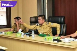 Bupati Pelalawan H.Zukri rapat dengan tujuh perusahaan, Senin (14/6/2021). Foto : diskominfo/pelalawan