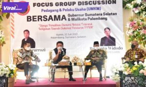 H Herman Deru Gubernur Sumsel menjadi keynote speaker pada FGD dengan para pedagang dan pelaku usaha UMKM bersama dan Walikota Palembang di VIP RM Sri Melayu, Kamis (22/7/2021). Foto : viralsumsel.com/sep