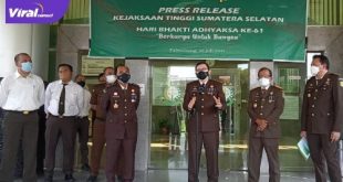 Kepala Kejaksaan Tinggi Sumsel M Rum SH MH beri keterangan pada awak media, Kamis (22/7/2021). Foto : viralsumsel.com/rom