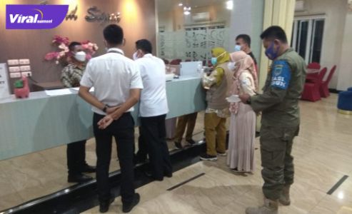 Wakil Bupati H. Haryanto beserta rombongan langsung mengecek ke hotel tersebut, Rabu (22/7/2021) malam. Foto : viralsumsel.com/oki
