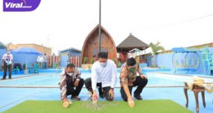 Gubernur Sumsel H Herman Deru meresmikan Kolam Renang Lombok Kenten dan Taman Bunga Jokis di Desa Kenten Laut Kecamatan Talang Kelapa Banyuasin, Jum'at (6/8/2021) siang. Foto : viralsumsel.com/sep