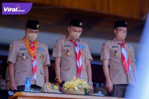 Sekda Muba Drs H Apriyadi MSi selaku Ketua Kwartir Cabang Gerakan Pramuka Kabupaten Muba menghadiri upacara Peringatan Hari Pramuka ke-60 di Lapangan Merdeka Alun-Alun Utara Kota Pagaralam, Kamis (19/8/2021). Foto : viralsumsel.com/devi
