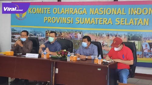 H Hendri Zainuddin Ketua Umum KONI Sumsel pimpin Rakor Porprov OKU Raya didampingi Wakil Ketua II Jamaluddin, Wakil Ketua IV Agung Rahmadi dan Sekretaris Umum Suparman Romans. Foto : viralsumsel.com/ion