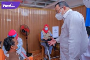 Bupati Muba Dodi Reza meresmikan Gedung Klinik Sehati Medical Center (SMC), sekaligus meninjau pelaksanaan vaksinasi gotong royong Kecamatan Tungkal Jaya, Kamis (2/9/2021). Foto : viralsumsel.com/devi