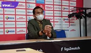Hendriansyah Manajer Sriwijaya FC beri keterangan pada awak media. Foto : viralsumsel.com/ion