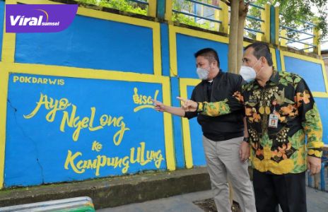Gubernur Sumsel H Herman Deru bersama Walikota Lubuklinggau SN Prana Putra Sohe meninjau Kampung Ulung, Sabtu (25/9/2021). Foto : viralsumsel.com/win