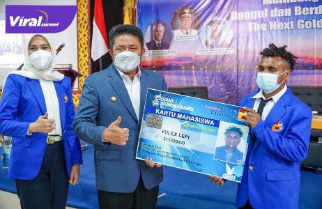Gubernur Sumsel H Herman Deru usai membuka kuliah umum UBD tahun akademik 2021-2022, Senin, (27/9/2021). Foto : viralsumsel.com/win