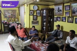 Ahmad Zarkasih, SHI.,MM Wakil Ketua DPRD Banyuasin bersilaturahmi dengan masyarakat Banyuasin. Rabu (06/10/2021) sore. Foto : viralsumsel.com/noto