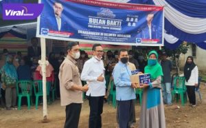 Suasana Bakti Sosial Partai Demokrat Sumsel di Desa Lalangsembawa, Kabupaten Banyuasin yang dihadiri langsung Ketua DPD PD Sumsel, Ir.H. Ishak Mekki, MM.. Foto :viralsumsel.com