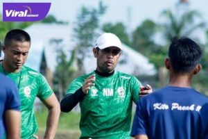 Nil Maizar pelatih kepala Sriwijaya FC. Foto : sfc