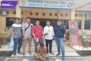 Tersangka pencurian HP milik seorang guru, JA diamankan Jajaran tim Elang Polsek Talang Ubi Kabupaten PALI, Jumat (5/11/2021). Foto : viralsumsel.com/eko