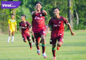 Gelandang PS Palembang Wahyudi alias Ucok selebrasi usai cetak gol. Foto : viralsumsel.com/ion Gelandang PS Palembang Wahyudi alias Ucok selebrasi usai cetak gol. Foto : viralsumsel.com/ion