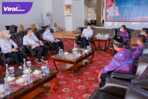 Plt Bupati Muba Beni Hernedi terima audiensi PPDI di Guest Pendopoan Griya Bumi Serasan Sekate, Selasa (28/12/2021). FOTO : viralsumsel.com /dev