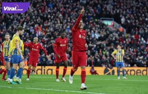 Roberto Firmino penyerang Liverpool selebrasi usai cetak gol. Foto : Google Roberto Firmino penyerang Liverpool selebrasi usai cetak gol. Foto : Google