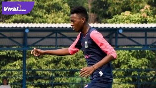 Ade Yemmy pemain keturunan berdarah Afrika. Foto : net