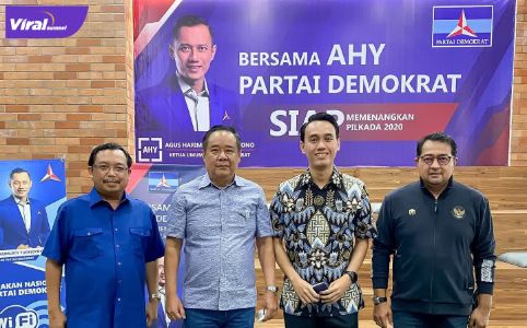 Ketua DPD Partai Demokrat Sumsel Cik Ujang bersama Sekretaris Demokrat Sumsel Muchendi di DPP Partai Demokrat. Foto : ig