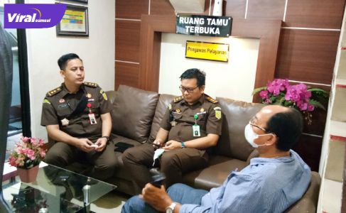 JPU Kejati Sumsel melimpahkan berkas perkara Alex Noerdin, Mudai Madang, Caca Isa Saleh S dan A Yaniarsyah Hasan ke Pengadilan Tipikor Palembang. Foto : viralsumsel.com/rom