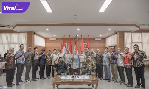 Walikota Prabumulih Ir. H. Ridho Yahya, MM beserta rombongan dan beberapa Dinas Pemkot Prabumulih melakukan Kunjungan Kerja ke kota Cimahi, Kamis (20/1/2022). Foto : viralsumsel.com/mal