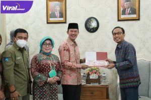 Walikota Palembang, H. Harnojoyo usai audiensi bersama Kepala Pusat Litbang Inovasi Daerah, Badan Penelitian dan Pengembangan Kementerian Dalam Negeri, Kamis (27/1/2022). Foto : viralsumsel.com/nto