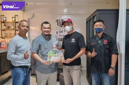 Presiden Sriwijaya FC H Hendri Zainuddin menerima silaturahmi Ichitan Thai Tea, di Numa Cafe, Senin (31/1/2022) sore. Foto : viralsumsel.com/ion