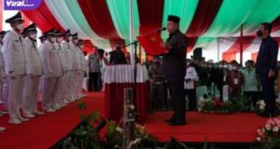 Bupati Banyuasin, Askolani, melantik 50 orang Kepala Desa dalam wilayah Kabupaten Banyuasin Tahun 2022 di Tanjung Lago, Rabu (2/2/2022). Foto : viralsumsel.com/nto