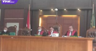 Jaksa Penuntut Umum dari Kejari Pali dalam sidang tiga terdakwa terlibat Kasus Dugaan Korupsi Pada Normalisasi Sungai Abab, Kamis (3/2/2022). Foto : viralsumsel.com/rom