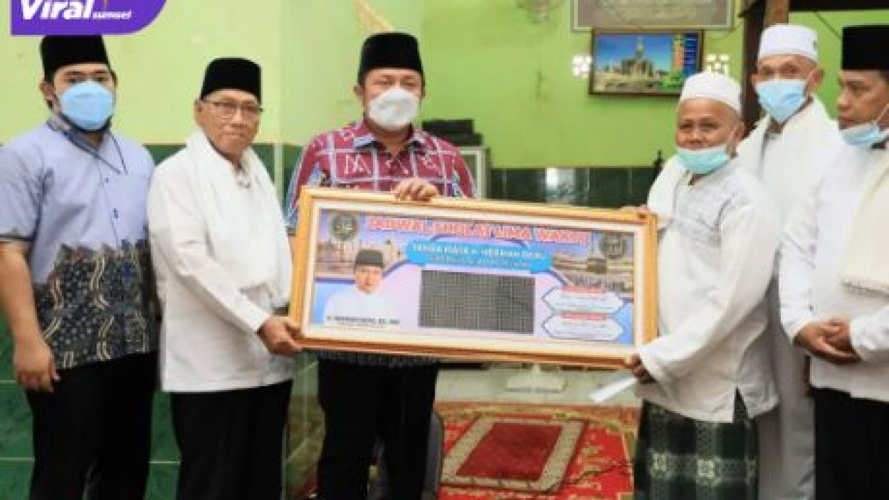 Herman Deru Safari Jumat di Masjid Nurul Hidayah Desa Panca Banyuasin |  ViralSumsel.com