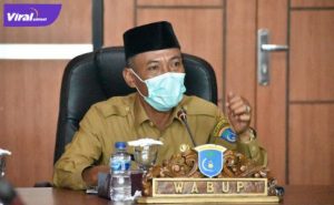 Wakil Bupati OKI, Dja'far Shodiq saat memimpin rapat koordinasi di kantor Bupati OKI, Senin (7/2/2022). Foto : ist