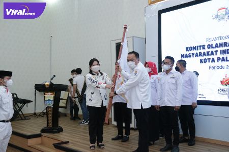 Ketua KORMI Provinsi Sumsel Hj Samantha Tivani B. Bus, MIB melantik pengurus KORMI Palembang, Senin (14/2/2022). Foto : viralsumsel.com/nto