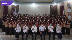 Wabup OKI H. M. Dja'far Shodiq beri motivasi pelajar SMAN 3 Unggulan Kayuagung, Rabu (16/2/2022). Foto : viralsumsel.com/fia