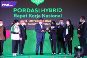 Gubernur Sumsel H Herman Deru dalam Rakernas Hybrid Pordasi di Hotel Santika Premier Bandara, Sabtu (19/2/2022). Foto : viralsumsel.com/ion 
