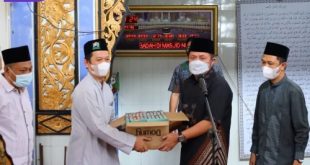 Gubernur Sumsel Herman Deru disela Safari Jum'at di Masjid Nurul Iman Jalan Pengadilan Tinggi Kecamatan Alang-Alang Lebar Palembang, Jum'at (25/2/2022). Foto : viralsumsel.com/win