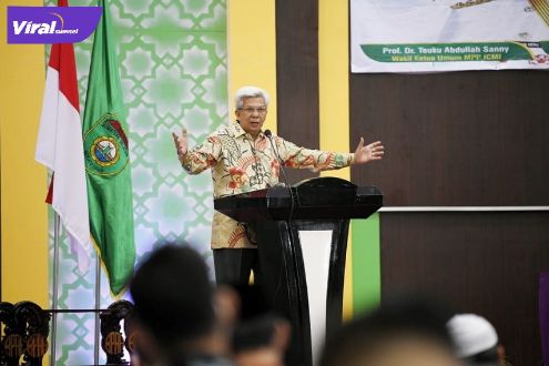 Wakil Gubernur Sumsel H Mawardi Yahya saat membuka Muswil VII ICMI Organisasi Wilayah Sumsel di Asrama Haji Palembang, Sabtu (19/3/2022) siang. Foto : viralsumsel.com/win