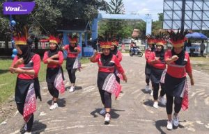 Salah satu aksi peserta tampil di ajang Tulung Selapan OKI, Minggu (19/3/2022). Foto : viralsumsel.com/fir
