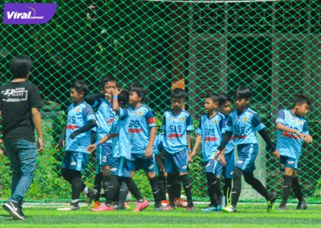 Tim SSB SAS saat melakukan pemanasan sebelum pertandingan melawan SSB Putera Sukma. Foto : viralsumsel.com/ion