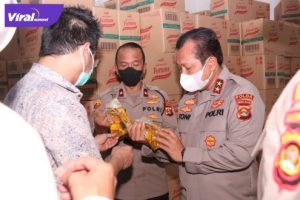 Kapolda Sumsel, Irjen Pol Toni Harmanto melakukan sidak ke pasar KM 5, Rabu (23/3/2022). Foto : viralsumsel.com/kai