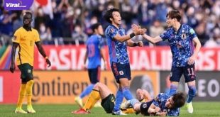 Penyerang Jepang Kyogo Furuhashi (kanan) selebrasi bersama rekan setimnya setelah memenangkan pertandingan lawan Australia di Stadion Saitama, Selasa (12/10/2021). Foto : net