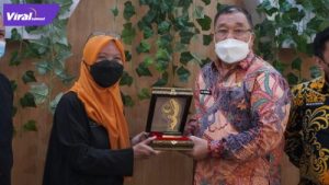 Sekda OKI, Husin saat berkunjung ke Kantor Badan Kepegawaian Daerah Jawa Barat, Jum’at, (25/4/2022). Foto : viralsumsel.com/fir