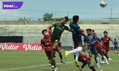 Pertandingan PS Palembang versus Persidikab Kediri dengan skor 3-3 di Stadion Joko Samudro, Gresik, Jawa Timur (Jatim), Rabu (9/3/2022). siang. Foto : net