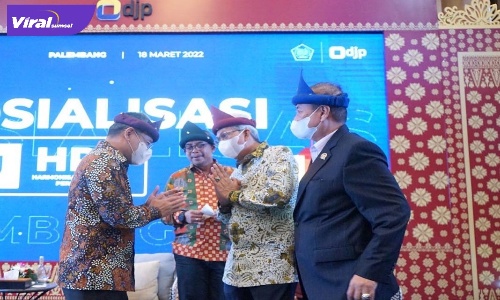 Wakil Gubernurnur Sumsel H Mawardi Yahya dampingi Wamenkeu sosialisasi UU HPP. Foto : viralsumsel.com/win