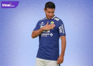 Esteban Vizcarra dilepas Persib Bandung. Foto : ig