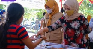 Wakil Ketua TP PKK Muba Susy Imelda Beni Hernedi di sela buka Pasar Beduk Muba, Senin (4/4/2022). Foto : viralsumsel.com/dev