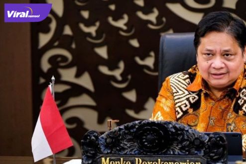 Menko Bidang Perekonomian Airlangga Hartato dalam konferensi pers, Senin (4/4/2022) kemarin. Foto : ist