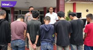 Tujuh remaja tanggung yang diduga hendak tawuran diamankan Polsek Ilir Barat I, Palembang, Selasa (5/4/2022). Foto : viralsumsel.com/kai