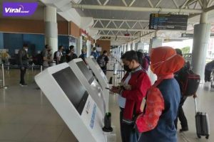 Ilustrasi penumpang di Bandara Sultah Mahmud Badaruddin II Palembang. Foto : net